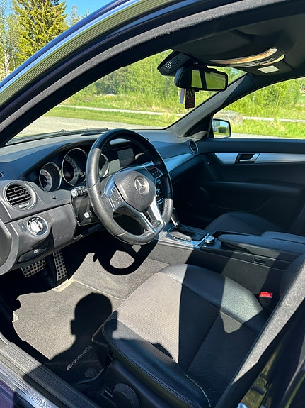 Mercedes-Benz C250 6 of 6