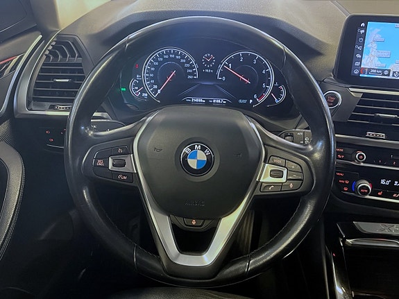 BMW X3 9 of 17