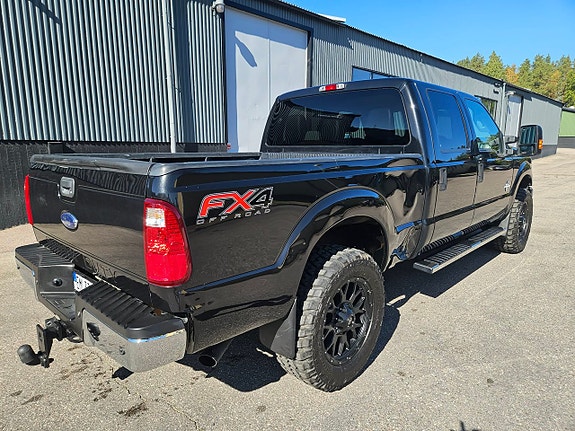 Ford F-250 5 of 11