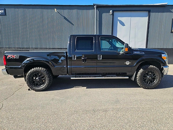 Ford F-250 4 of 11