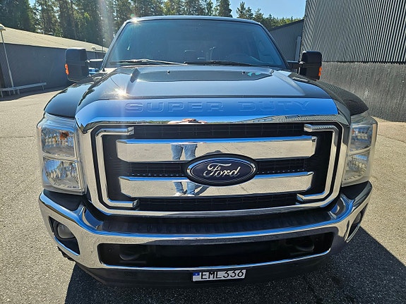 Ford F-250 2 of 11