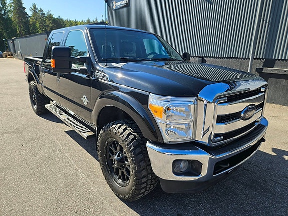 Ford F-250 3 of 11