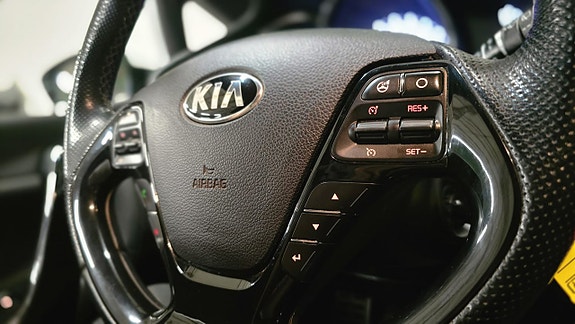 Kia Ceed 25 of 30