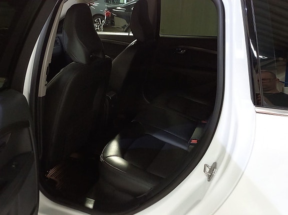 Volvo XC70 9 of 16