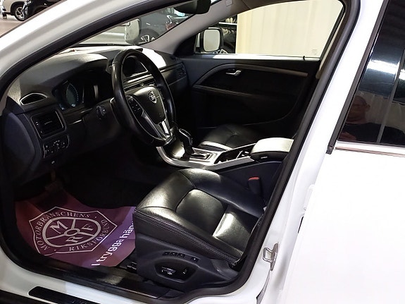 Volvo XC70 10 of 16