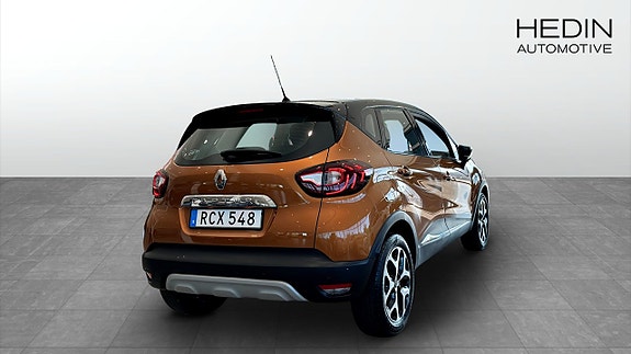 Renault Captur 2 of 9