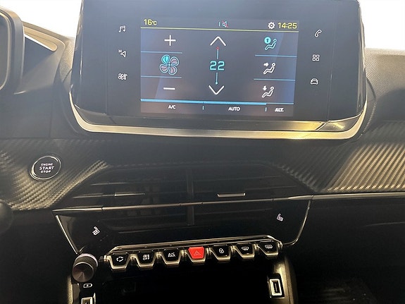 Peugeot e-2008 10 of 16