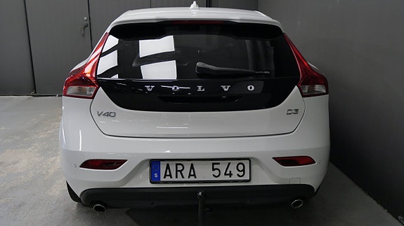 Volvo V40 7 of 17