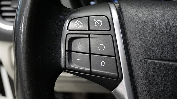 Volvo V40 14 of 17