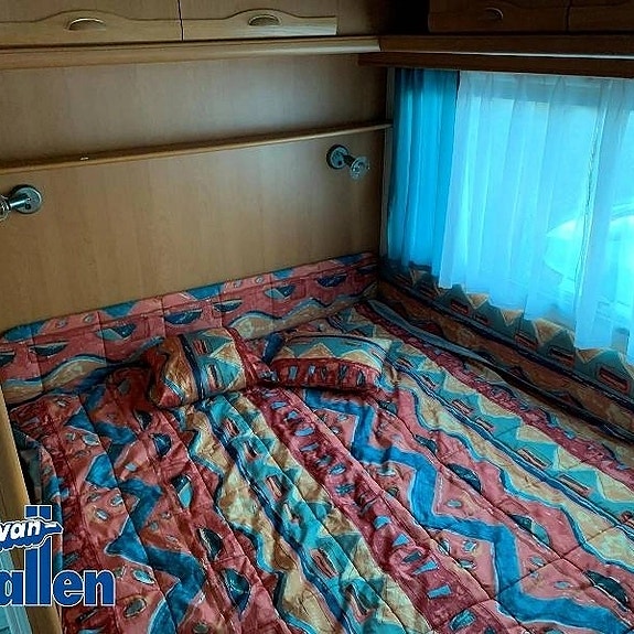 Adria Unica 502UP 2 of 9