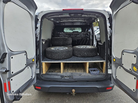 Ford Transit Connect 12 of 23