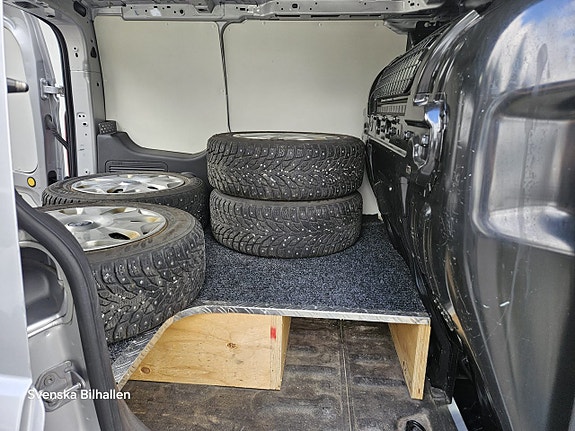 Ford Transit Connect 15 of 23