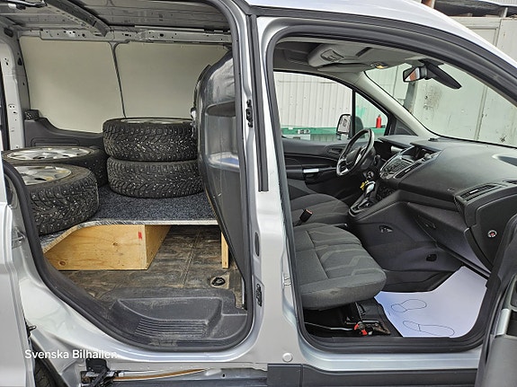 Ford Transit Connect 14 of 23