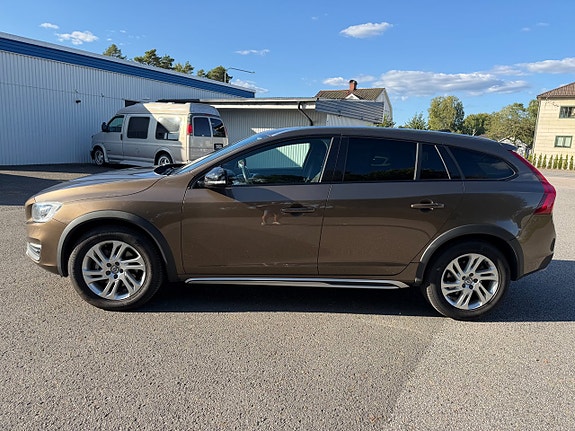 Volvo V60 Cross Country 4 of 22