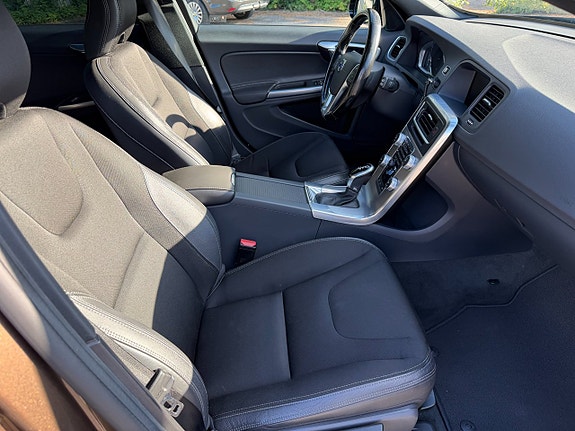 Volvo V60 Cross Country 14 of 22