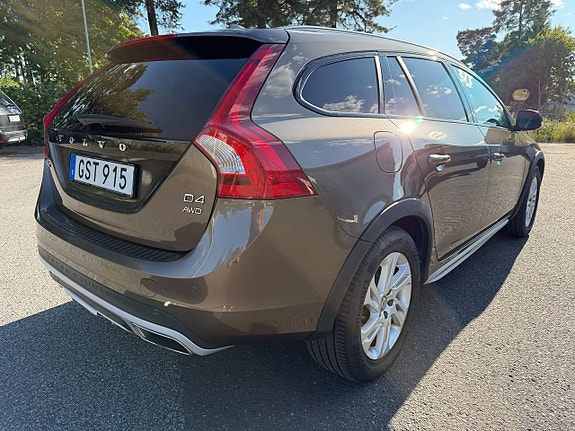 Volvo V60 Cross Country 6 of 22