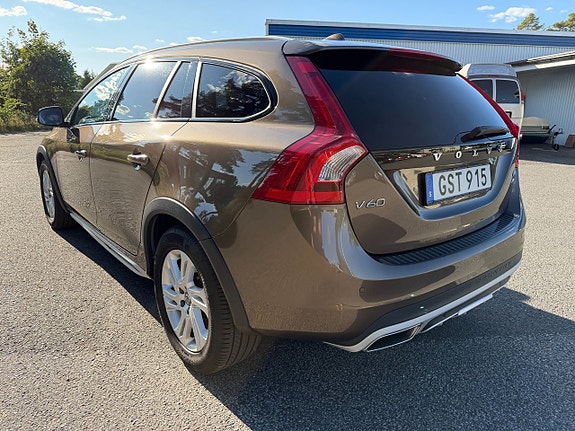 Volvo V60 Cross Country 5 of 22