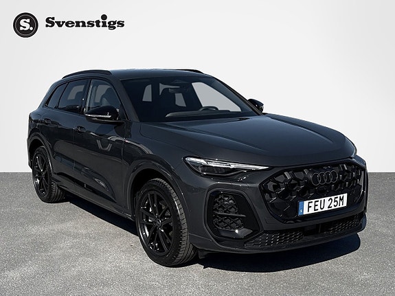 Audi Q5 2 of 12