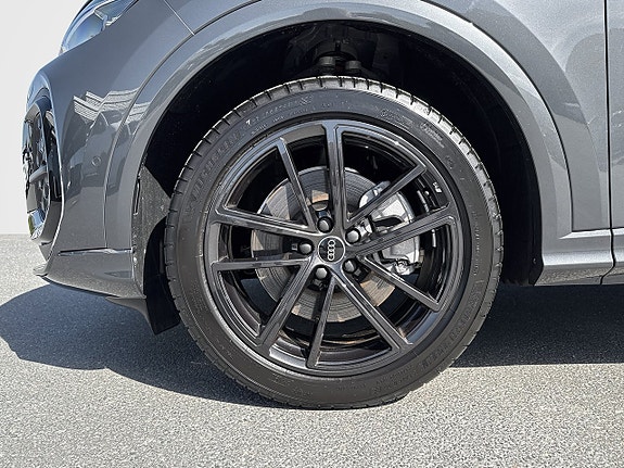 Audi Q5 8 of 12