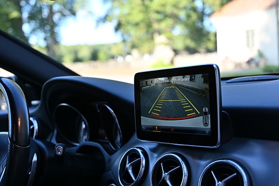 Mercedes-Benz CLA200 4 of 18