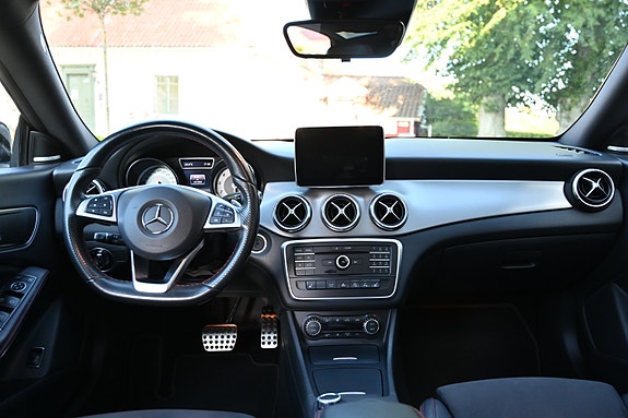 Mercedes-Benz CLA200 5 of 18