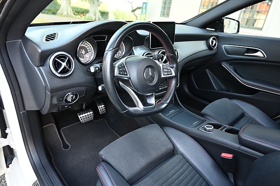 Mercedes-Benz CLA200 8 of 18