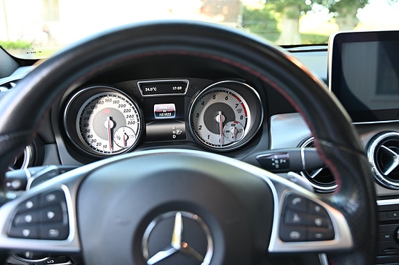 Mercedes-Benz CLA200 6 of 18