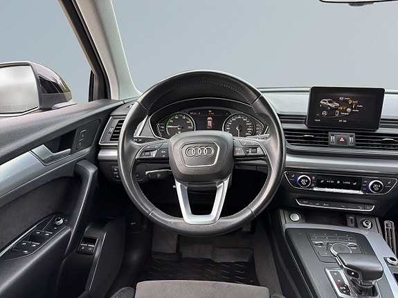 Audi Q5 9 of 18