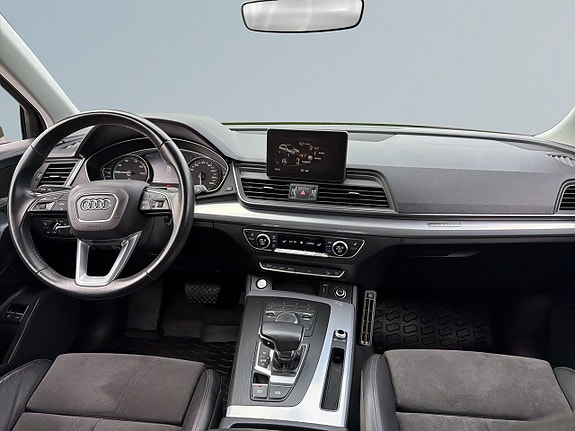 Audi Q5 8 of 18