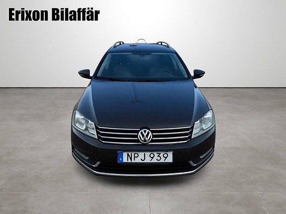 Volkswagen Passat 2 of 30