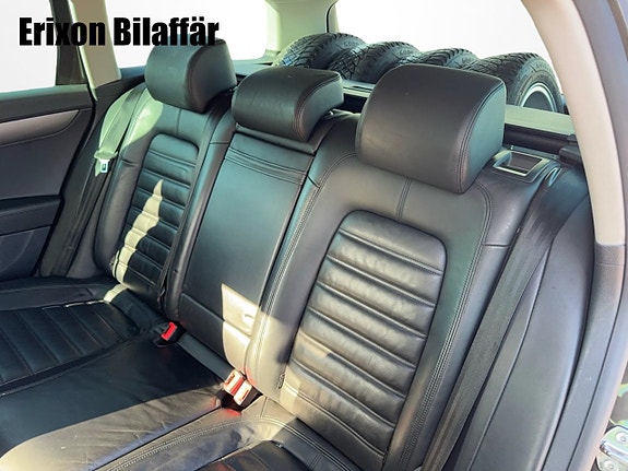 Volkswagen Passat 19 of 30