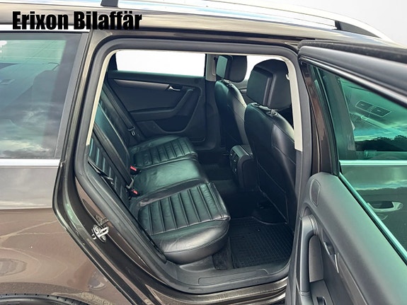 Volkswagen Passat 24 of 30