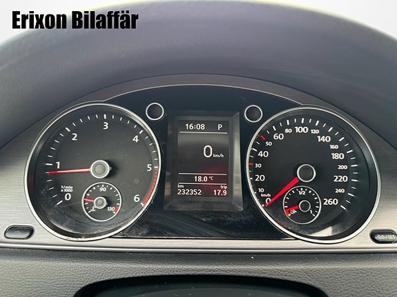Volkswagen Passat 29 of 30