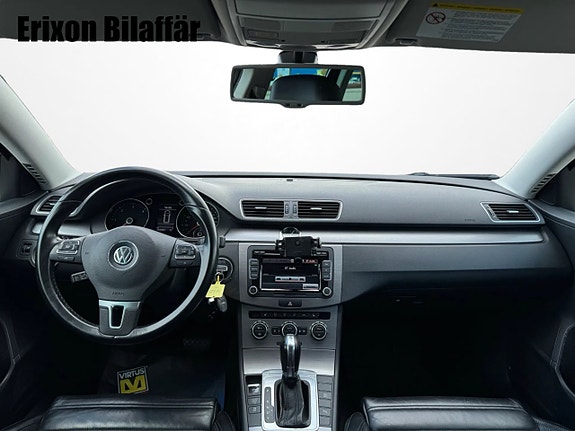 Volkswagen Passat 30 of 30