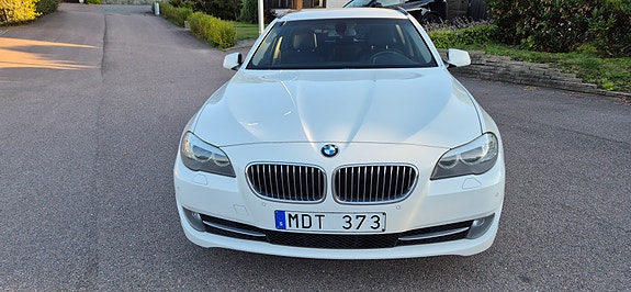 BMW 520d 2 of 13
