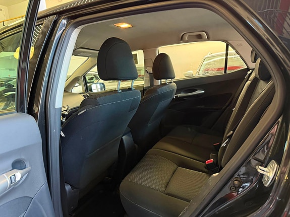 Toyota Auris 15 of 15