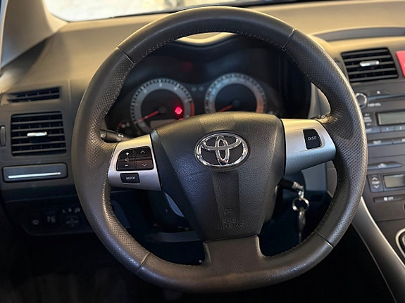 Toyota Auris 11 of 15