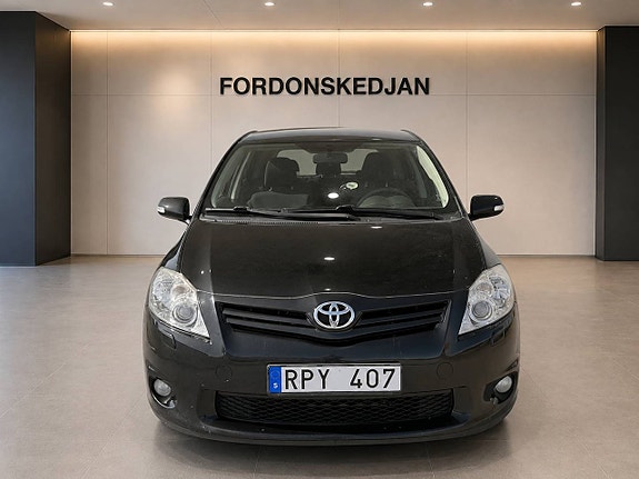 Toyota Auris 3 of 15