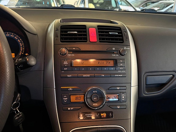 Toyota Auris 13 of 15