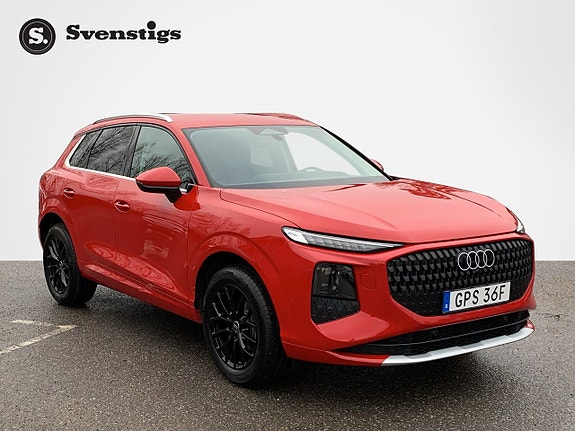 Audi Q3 2 of 12