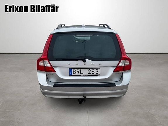 Volvo V70 8 of 30