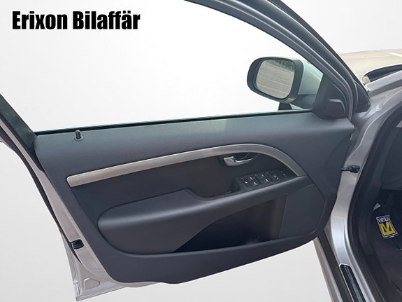 Volvo V70 18 of 30