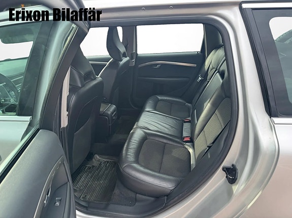 Volvo V70 19 of 30