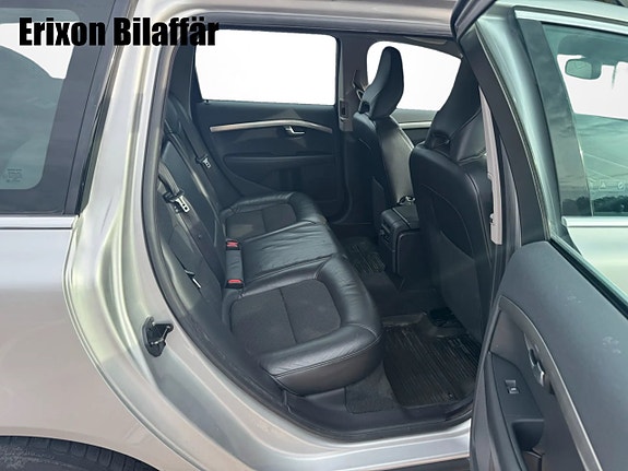 Volvo V70 26 of 30