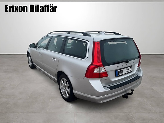 Volvo V70 7 of 30