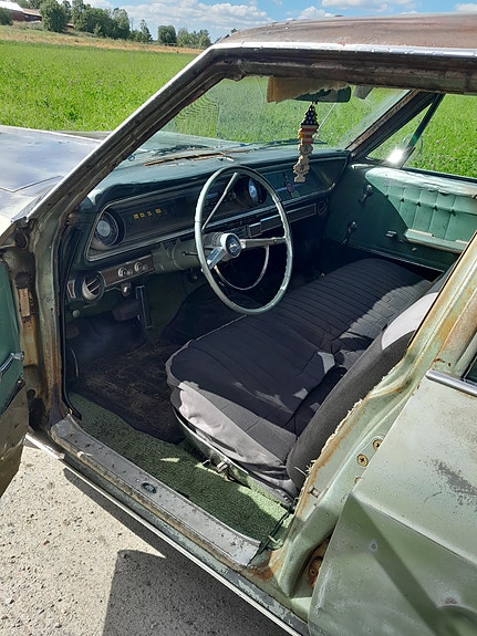 Chevrolet Impala 4 of 9