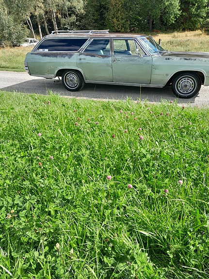 Chevrolet Impala 3 of 9