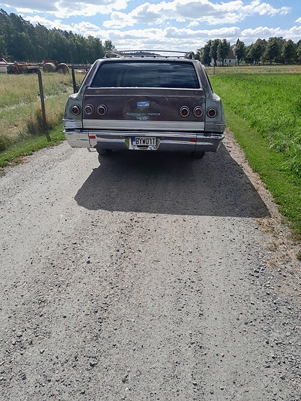 Chevrolet Impala 5 of 9