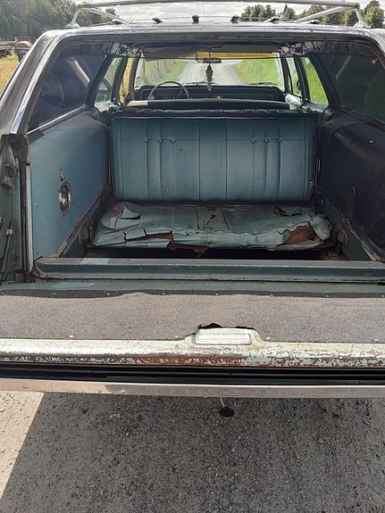 Chevrolet Impala 7 of 9