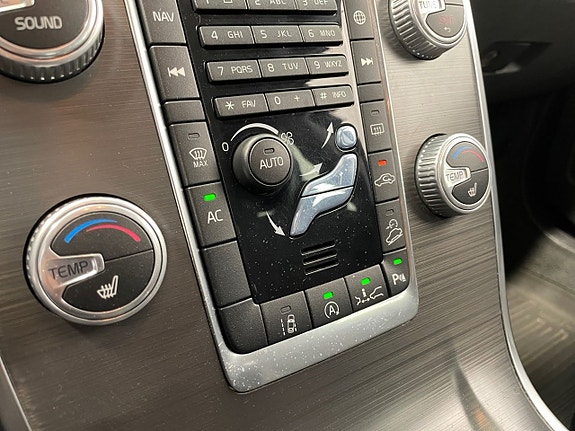 Volvo XC70 14 of 17